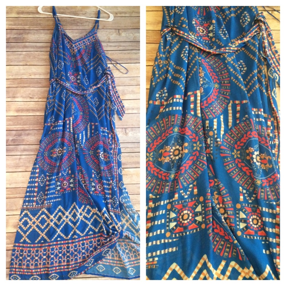 Vici size M Maxi dress NWOT